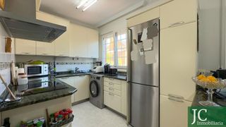 Chalet en venta en Laredo