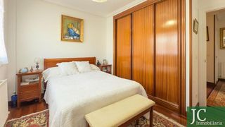 Chalet en venta en Laredo