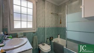 Chalet en venta en Laredo