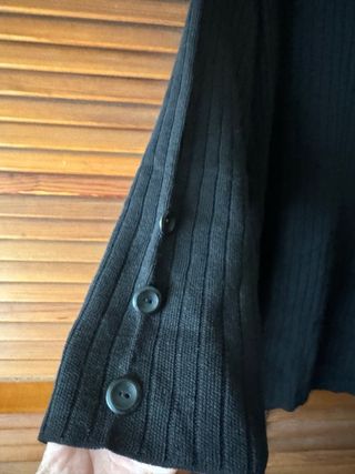 Jersey largo negro cuello alto