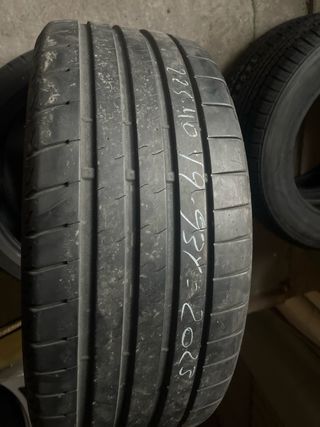 2 Neumáticos Bridgestone 225/40 R19 93Y