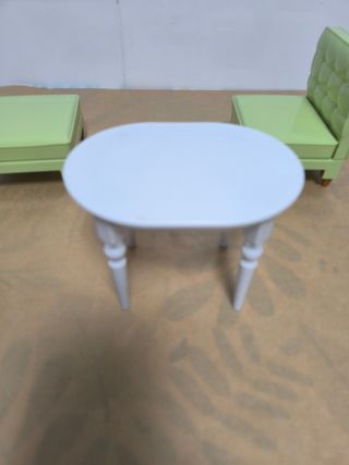Mesa y sillones casita de muñecas