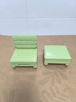 Mesa y sillones casita de muñecas