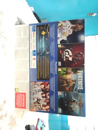 PS4 (PlayStation 4) con 3 controller e giochi