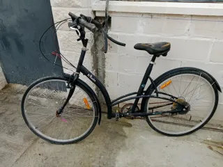Bicicleta de paseo Btwin negra