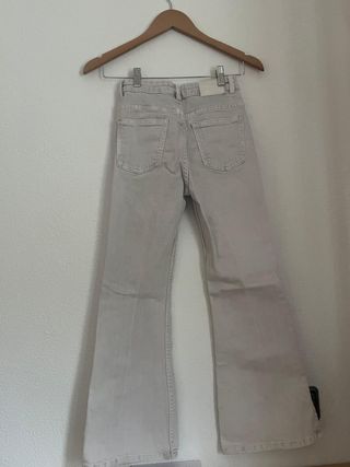 Tejanos Mango grises acampanados talla 11 (164 cm)