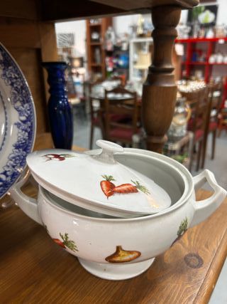 Sopera cerámica decorada motivos vegetales