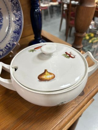 Sopera cerámica decorada motivos vegetales