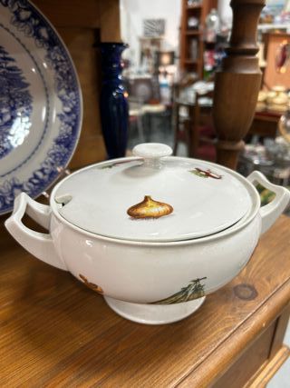 Sopera cerámica decorada motivos vegetales