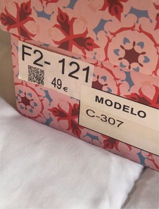 Tacones plateados con pedrería