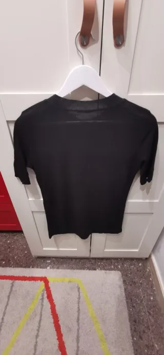 Camiseta brillante semitransparente negra