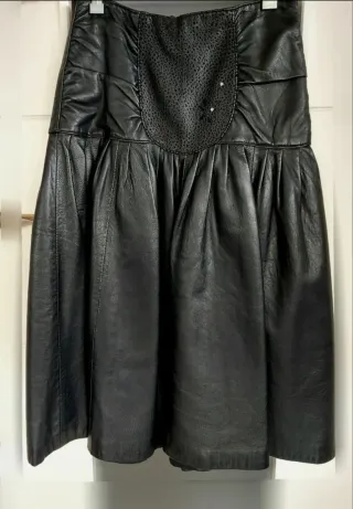 Talla 38 - Falda midi de piel negra vintage