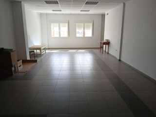 Local comercial en alquiler en Valdepeñas