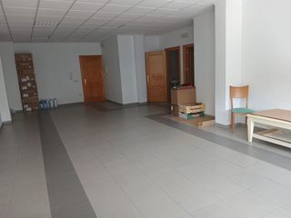 Local comercial en alquiler en Valdepeñas