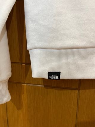 Sudadera The North Face Blanca y Negra