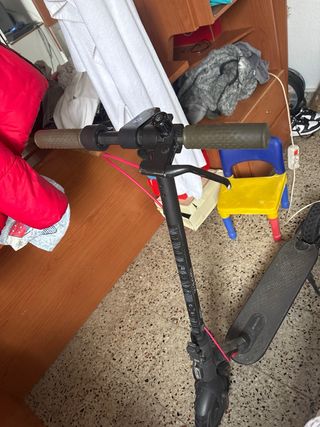Patinete Xiaomi con cargador