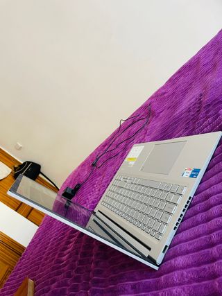 ASUS Vivobook Portátil Plata