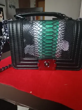 Bolso Negro y Verde,sin estrenar