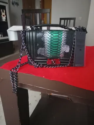 Bolso Negro y Verde,sin estrenar