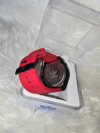 Reloj Adidas Negro y Rojo