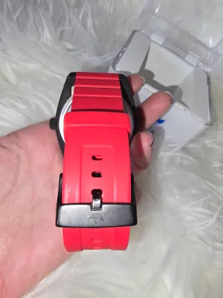 Reloj Adidas Negro y Rojo