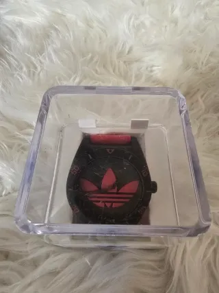 Reloj Adidas Negro y Rojo