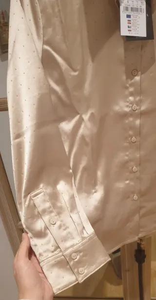 Rebajada 65%‼️Camisa satinada beige