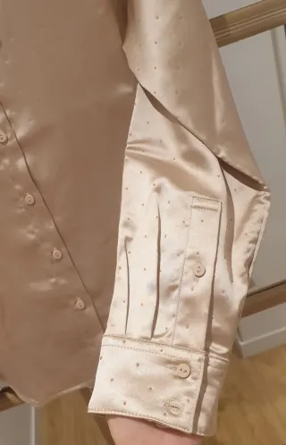 Rebajada 65%‼️Camisa satinada beige