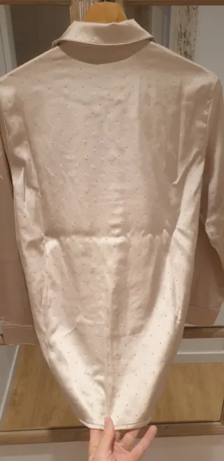 Rebajada 65%‼️Camisa satinada beige