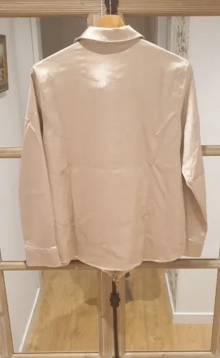 Rebajada 65%‼️Camisa satinada beige