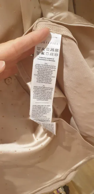 Rebajada 65%‼️Camisa satinada beige