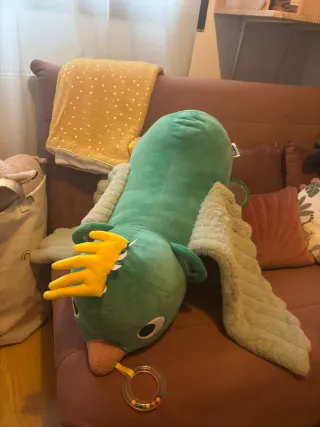 Peluche de pájaro verde para bebé.