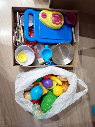 Cocina de juguete de madera con accesorios