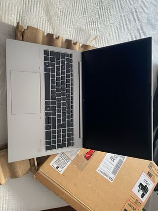 Portatil HP EliteBook 865 G11