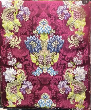 Traje de Fallera manga larga color Borgoña