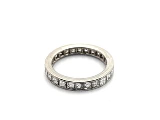 alianza oro 18k con piedra con diamante