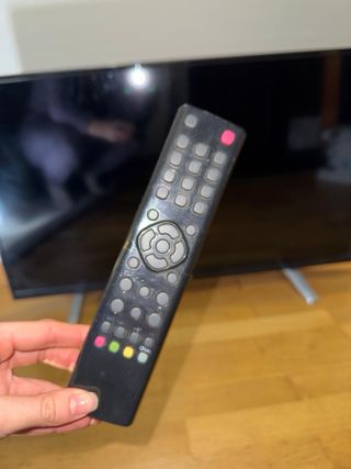 Televisor TCL 40”F40B3803 Negro+ Google Chromecast