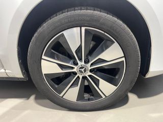 MERCEDES-BENZ Clase V 300 d Avantgarde Compacto