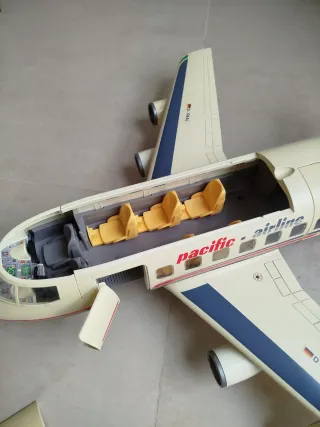 Avión Playmobil con figuras