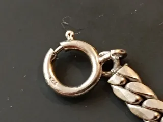 Pulsera Plata con Piedras Negras
