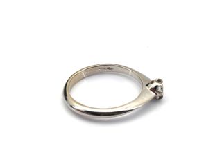 sortija oro 18k con piedra con diamante