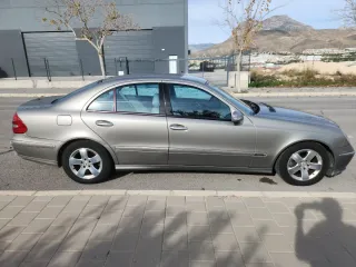 Mercedes-Benz Clase E 2003