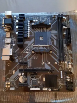 Placa Base Gigabyte B450M S2H