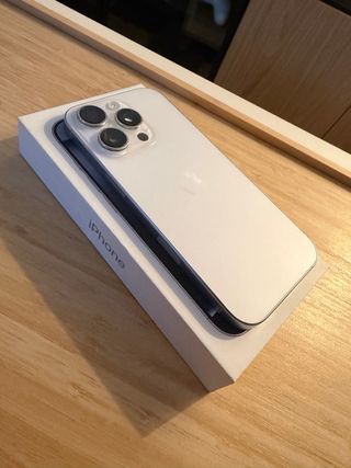 iPhone 16 Pro Blanco Titanium 256GB