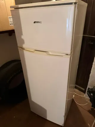 Frigorifero Smeg bianco con freezer