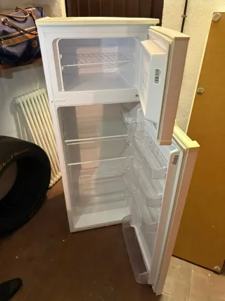 Frigorifero Smeg bianco con freezer