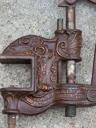 Encorchadora Antigua Hierro sobre 1912