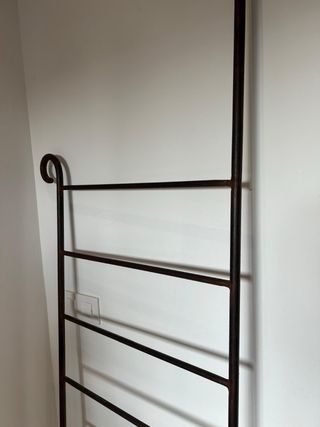 Toallero de hierro forjado con diseño espiral