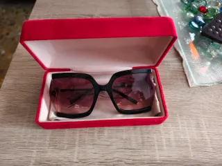 Gafas de sol Carolina Herrera negras y marrones