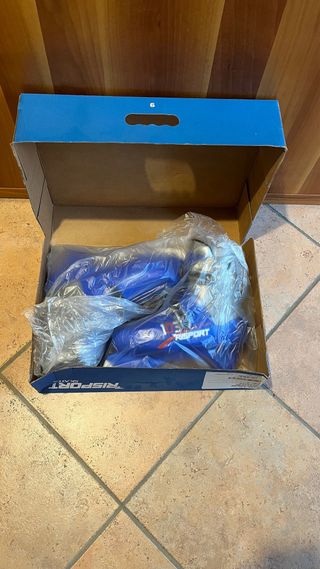 Pattini ghiaccio Risport n. 42 nuovi